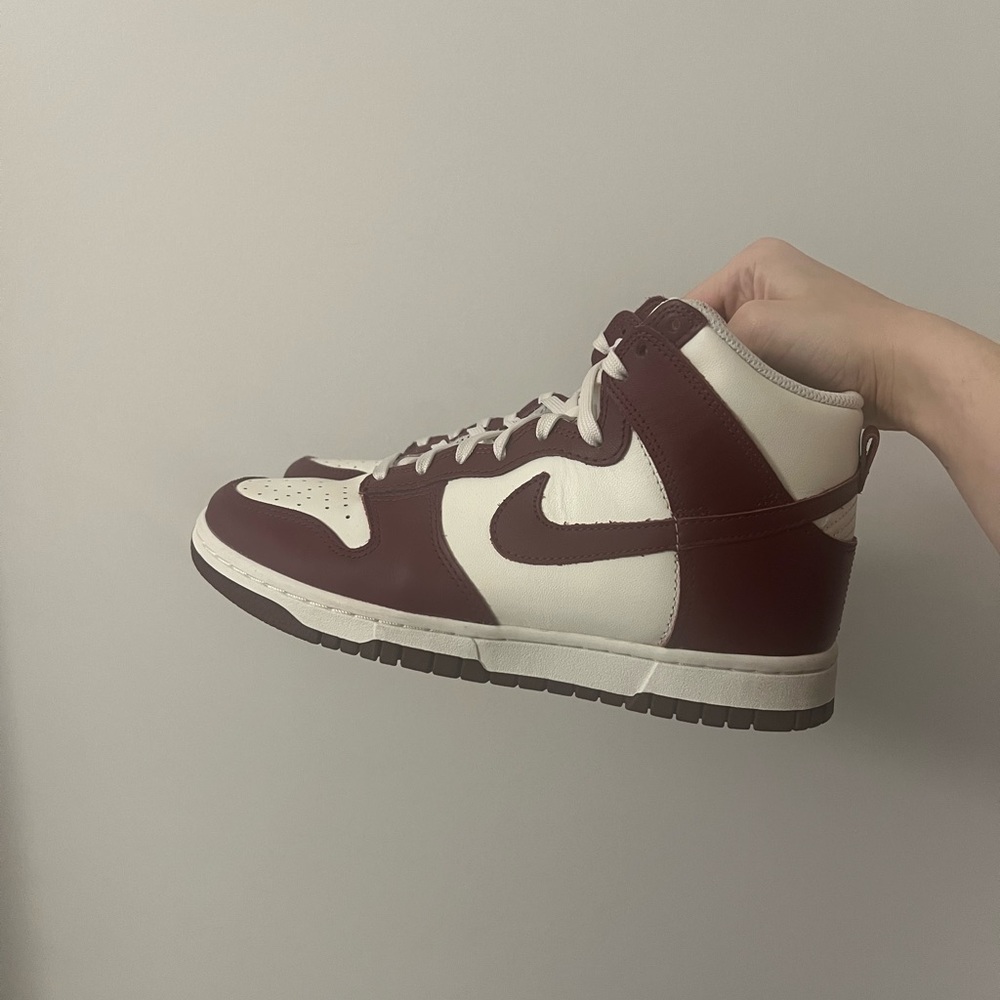 NEW WITH BOX Nike Dunk High Sail Team Red Women’s Size 7